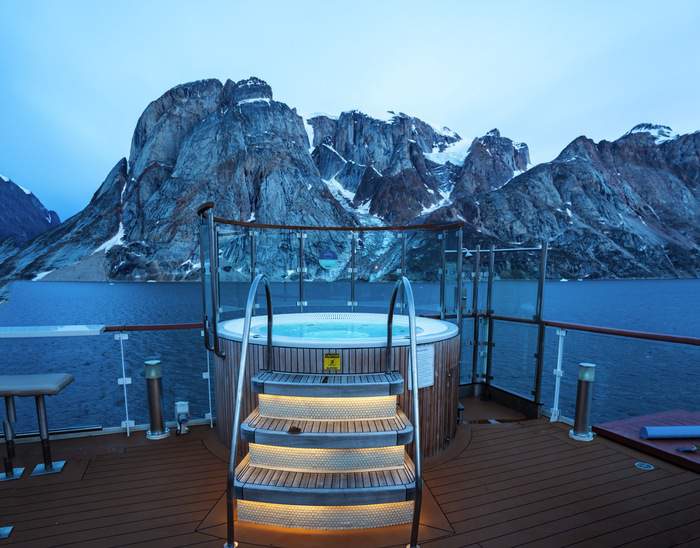 AE Expeditions, Jacuzzi, The Greg Mortimer, Tyson Mayr-2.jpg